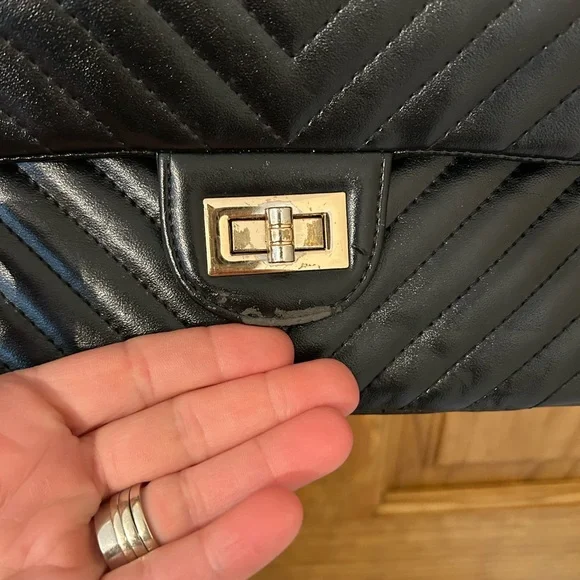 Trendy Boutique Black Quilted Shoulder Bag - Picture 6 of 6